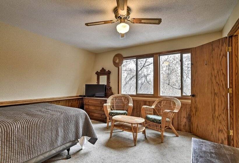 Lakeview 10 Acre Kimball Cabin W/ Private Beach!