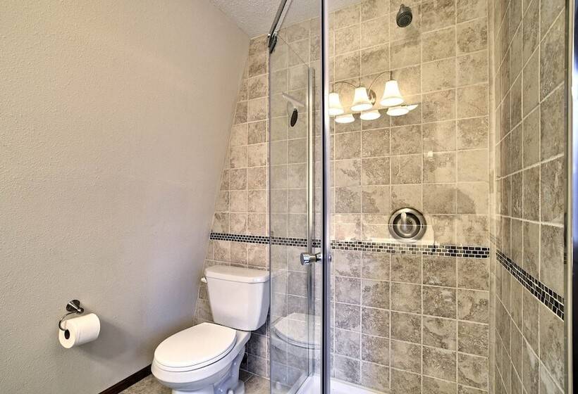 Lakeview 10 Acre Kimball Cabin W/ Private Beach!