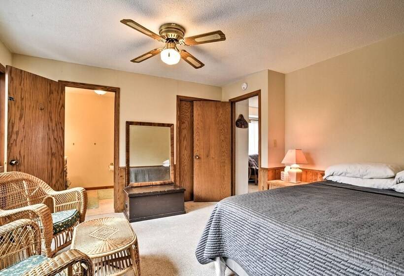 Lakeview 10 Acre Kimball Cabin W/ Private Beach!