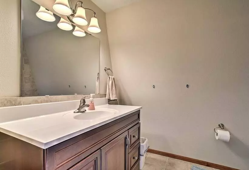 Lakeview 10 Acre Kimball Cabin W/ Private Beach!