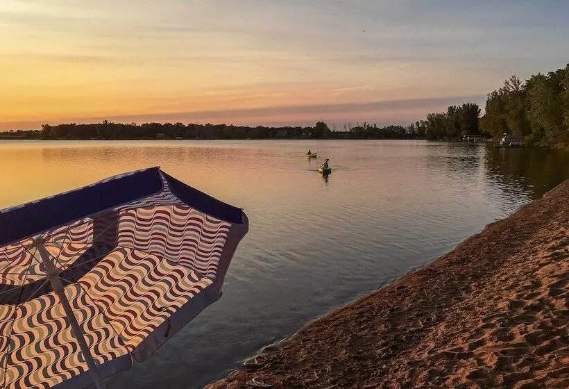 Lakeview 10 Acre Kimball Cabin W/ Private Beach!