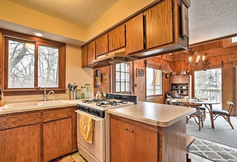 Lakeview 10 Acre Kimball Cabin W/ Private Beach!