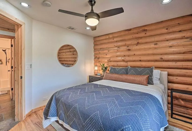 Theater + Scenic Views: Valley Springs Cabin!