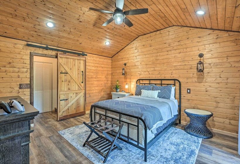 Theater + Scenic Views: Valley Springs Cabin!