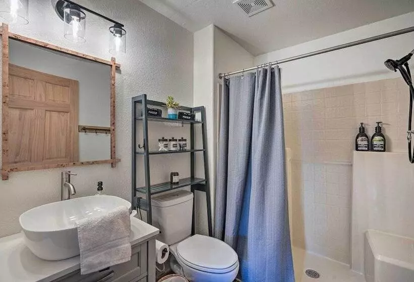 Theater + Scenic Views: Valley Springs Cabin!