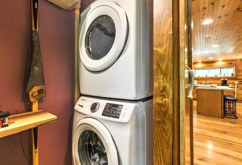 Lyndhurst Cabin On Farm W/ Pond & Stocked Stream!