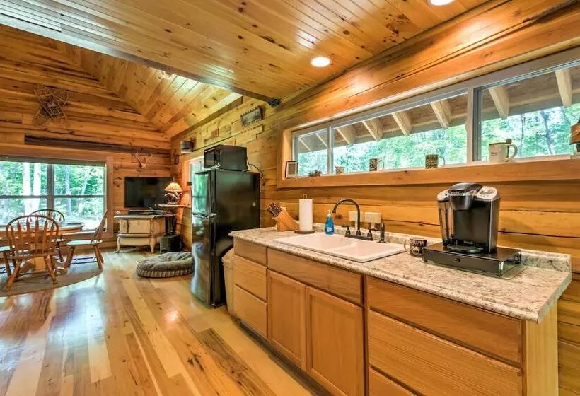 Lyndhurst Cabin On Farm W/ Pond & Stocked Stream!