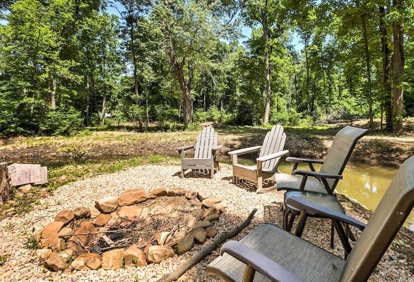 Lyndhurst Cabin On Farm W/ Pond & Stocked Stream!