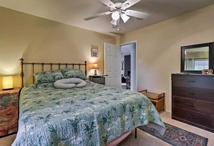 2 Mi To Lake Mcqueeny: Gem W/ Covered Patio