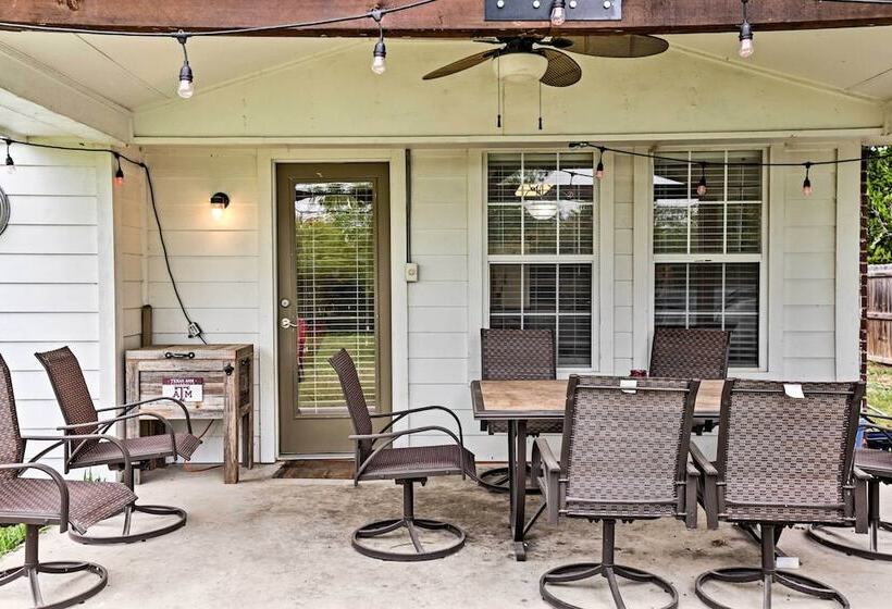 2 Mi To Lake Mcqueeny: Gem W/ Covered Patio