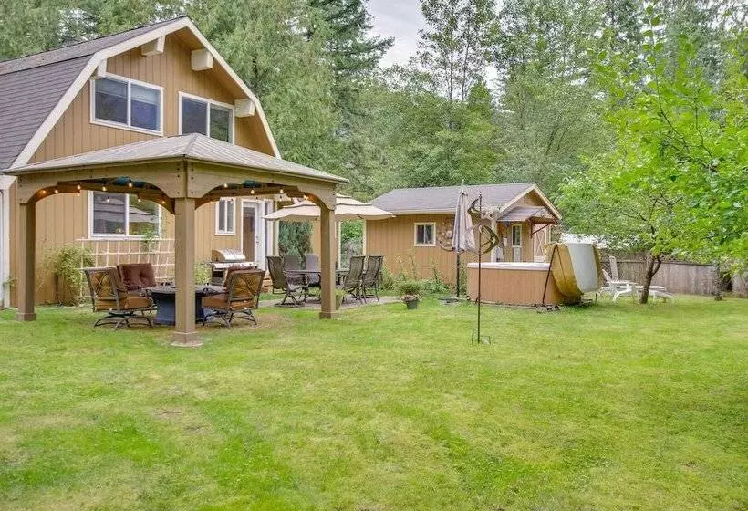 Owls Nest   Cozy Cabin W/ Hot Tub & Fireplace!