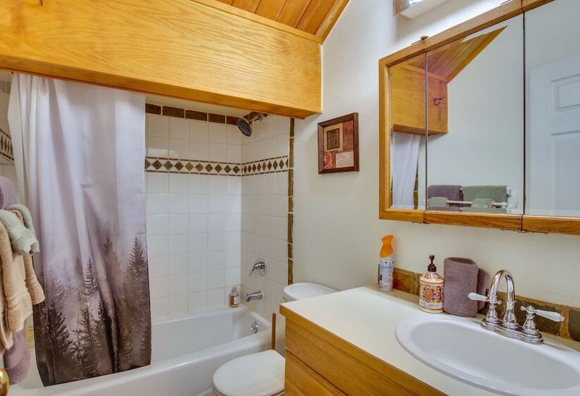 Owls Nest Cozy Cabin W/ Hot Tub & Fireplace!