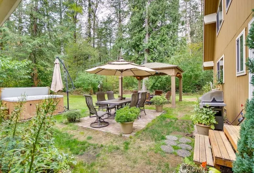 Owls Nest   Cozy Cabin W/ Hot Tub & Fireplace!