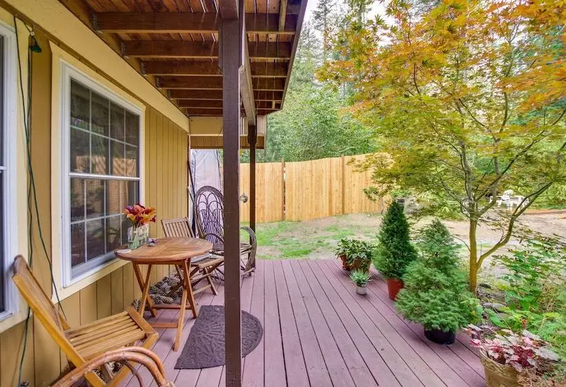 Owls Nest   Cozy Cabin W/ Hot Tub & Fireplace!