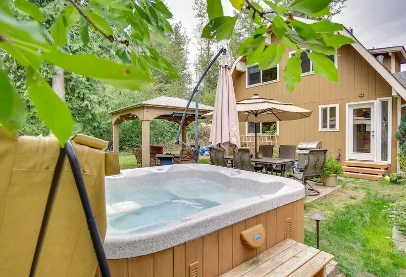 Owls Nest   Cozy Cabin W/ Hot Tub & Fireplace!