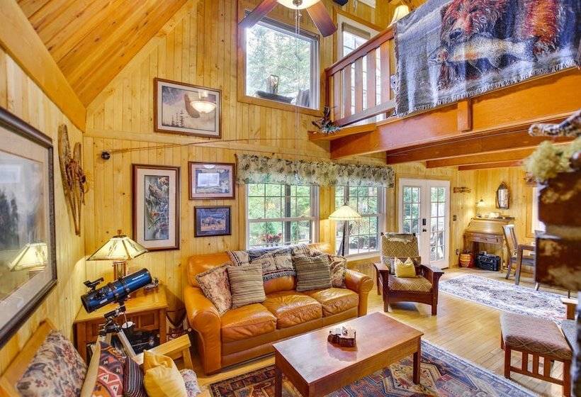 Owls Nest Cozy Cabin W/ Hot Tub & Fireplace!