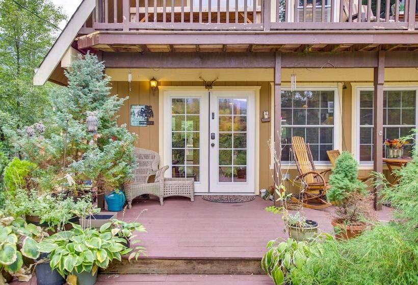 Owls Nest Cozy Cabin W/ Hot Tub & Fireplace!