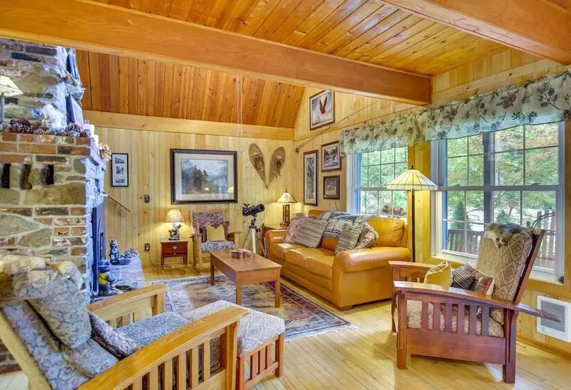 Owls Nest   Cozy Cabin W/ Hot Tub & Fireplace!
