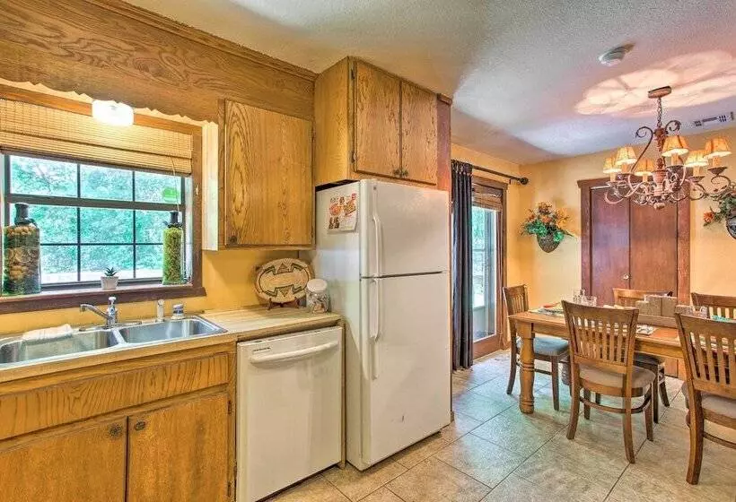 Pet Friendly Kingston Home W/ Boat Ramp Access!