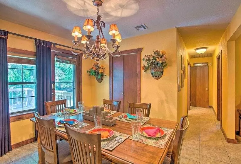 Pet Friendly Kingston Home W/ Boat Ramp Access!