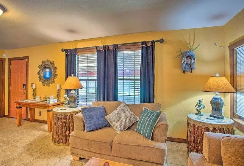 Pet Friendly Kingston Home W/ Boat Ramp Access!