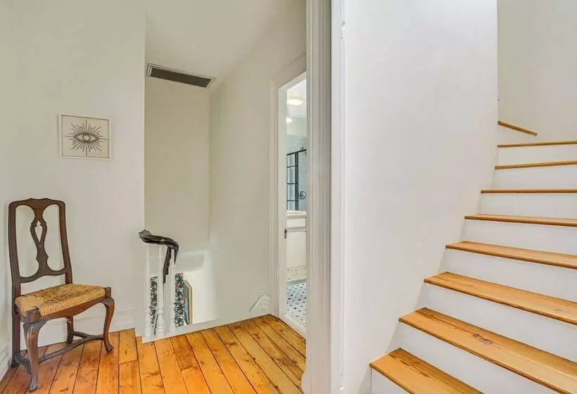 Walk To Downtown: Pet Friendly Millerton Home!