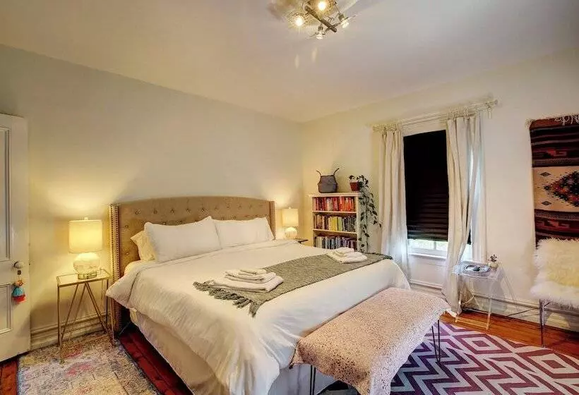 Walk To Downtown: Pet Friendly Millerton Home!