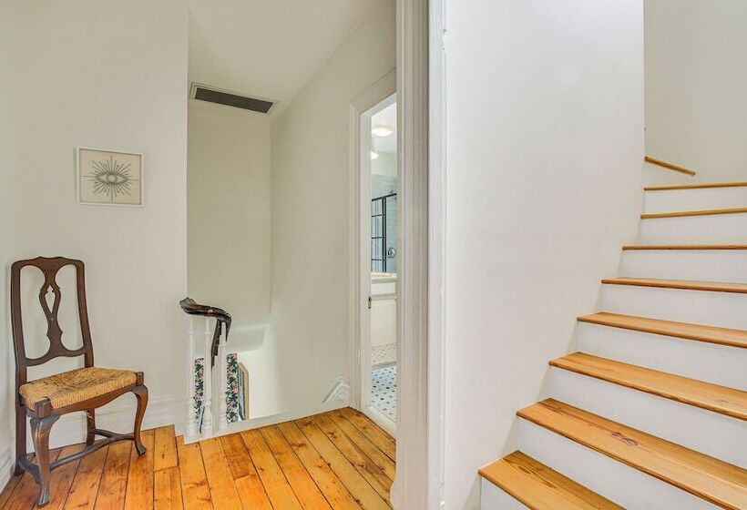 Walk To Downtown: Pet Friendly Millerton Home!