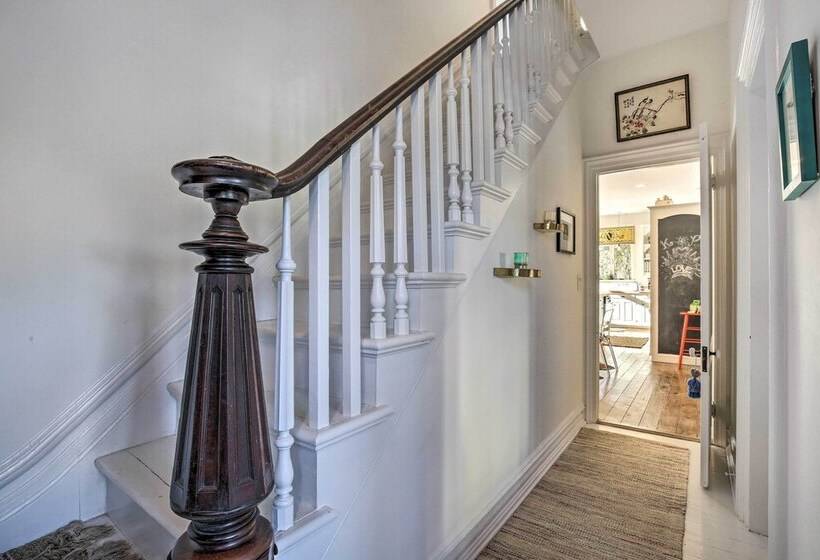 Walk To Downtown: Pet Friendly Millerton Home!