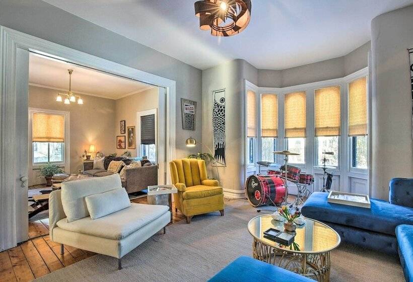 Walk To Downtown: Pet Friendly Millerton Home!