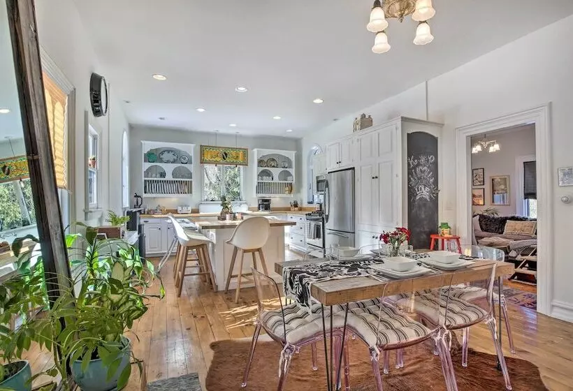 Walk To Downtown: Pet Friendly Millerton Home!