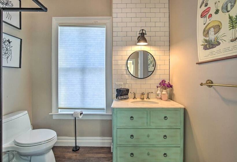 Walk To Downtown: Pet Friendly Millerton Home!