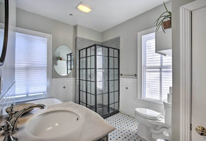 Walk To Downtown: Pet Friendly Millerton Home!