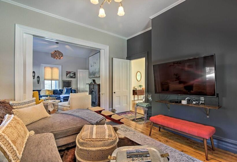 Walk To Downtown: Pet Friendly Millerton Home!