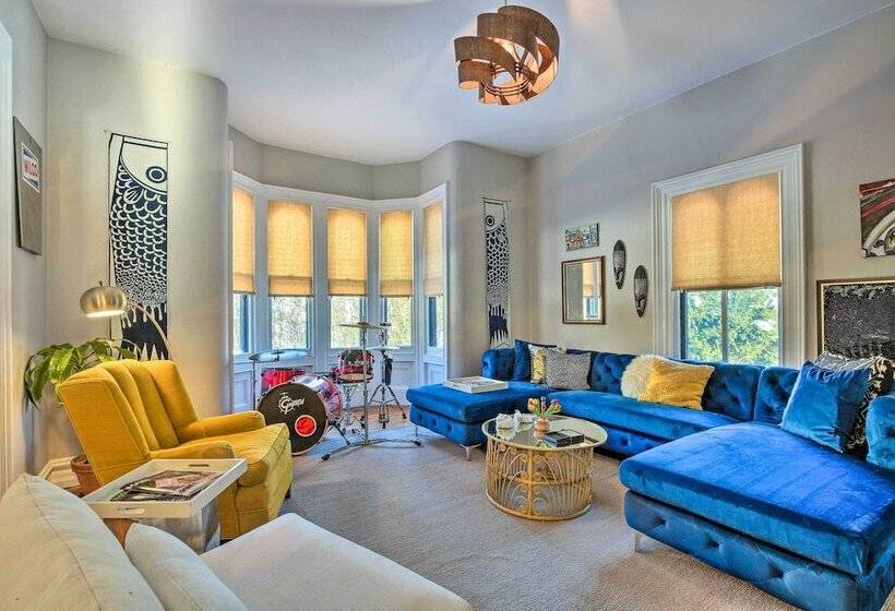 Walk To Downtown: Pet Friendly Millerton Home!