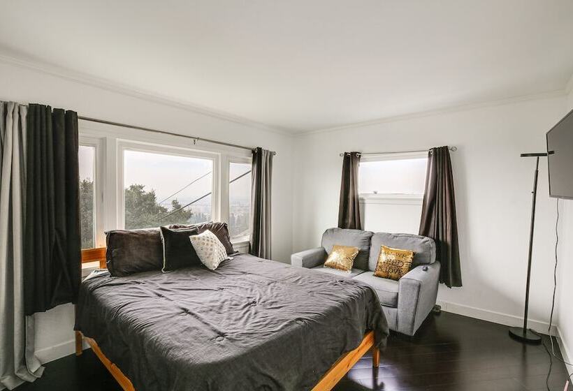 Bright Whittier Home W/ Pool Table + Spacious Deck