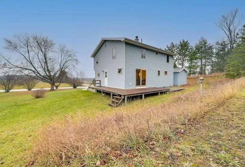 Petoskey Home ~ 5 Mi To Downtown & Bayfront Park!