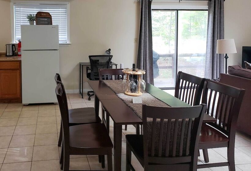 < 2 Mi To Dresser Lake: Home W/ Pool Access!