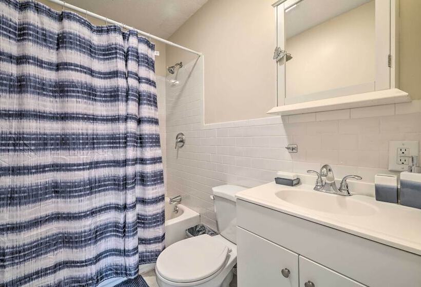 < 2 Mi To Dresser Lake: Home W/ Pool Access!