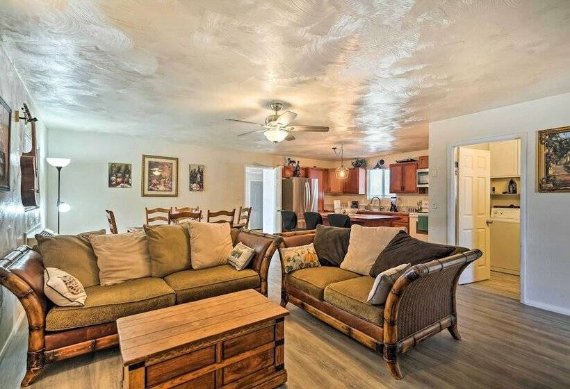 Quaint Pahrump Ranch: 6horse Barn & Fire Pit