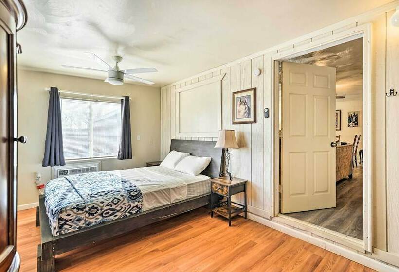 Quaint Pahrump Ranch: 6horse Barn & Fire Pit