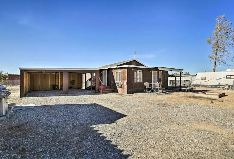 Quaint Pahrump Ranch: 6horse Barn & Fire Pit