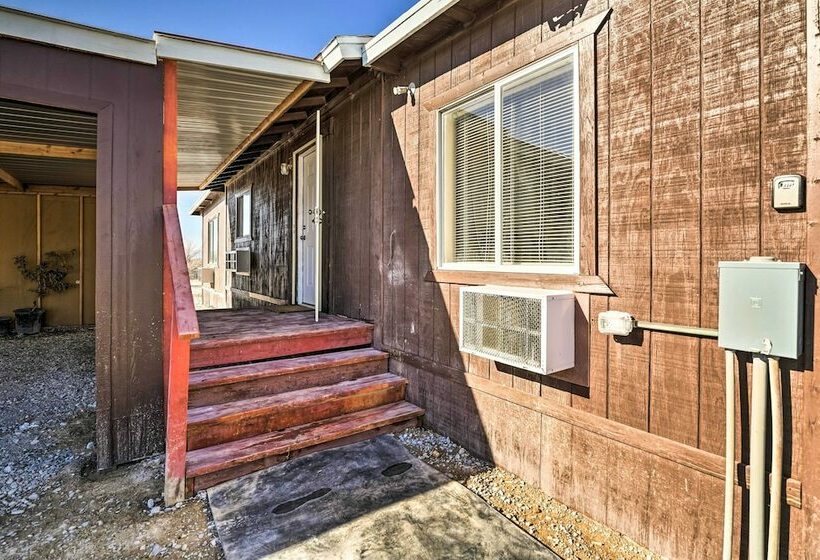 Quaint Pahrump Ranch: 6horse Barn & Fire Pit