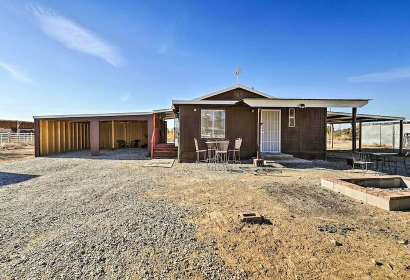 Quaint Pahrump Ranch: 6horse Barn & Fire Pit