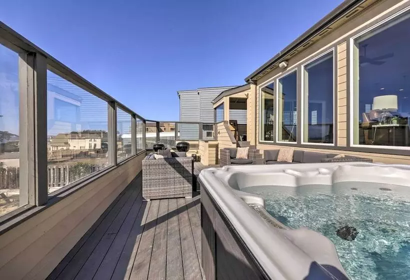 Remodeled Home W/ Spa & Deck: Walk To Dillon Beach