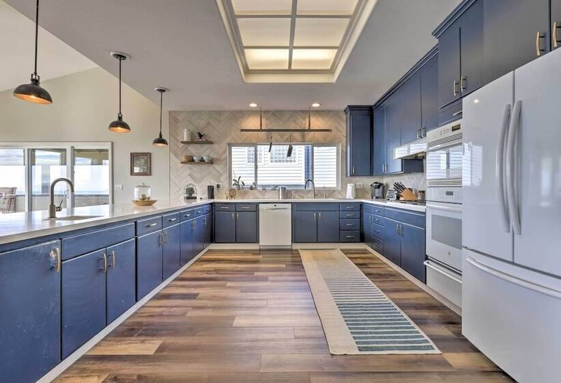 Remodeled Home W/ Spa & Deck: Walk To Dillon Beach