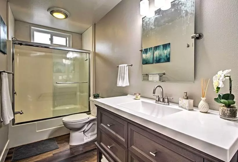 Remodeled Home W/ Spa & Deck: Walk To Dillon Beach