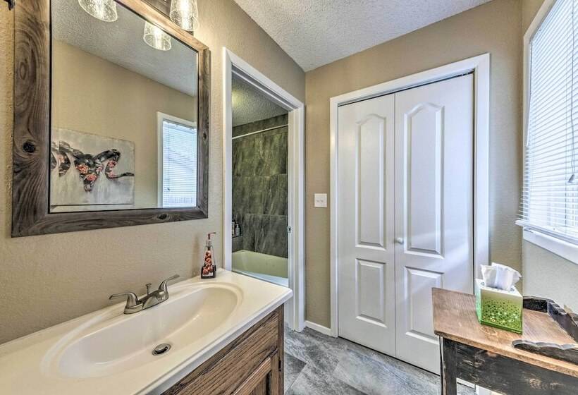 Ruidoso Home W/ Patio, Walk To Restaurants!