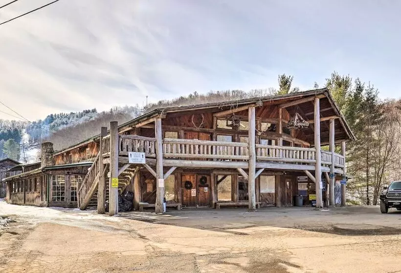 Mars Hill Ski Resort Cabin: 20 Miles To Asheville!