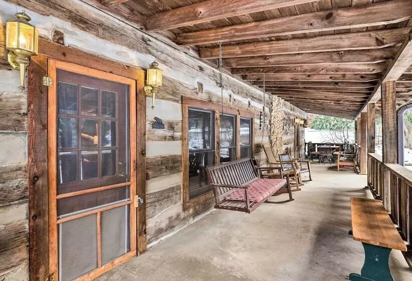 Mars Hill Ski Resort Cabin: 20 Miles To Asheville!